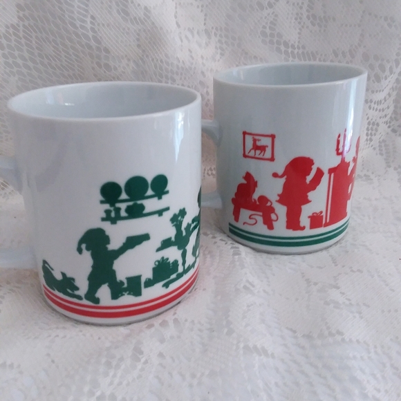 Pair of Vintage Avon Christmas Mugs - Picture 5 of 7